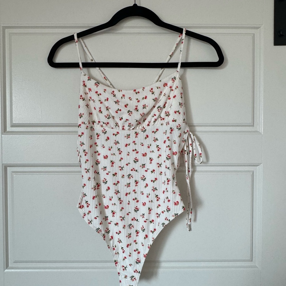 Floral Tie Detail Rose Bodysuit